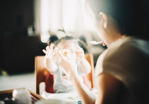 How To Introduce Your Baby To Solid Foods